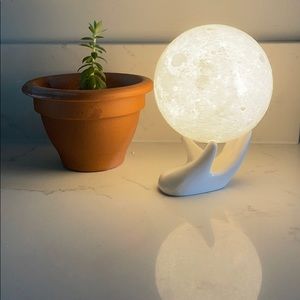 Moon hand Night light